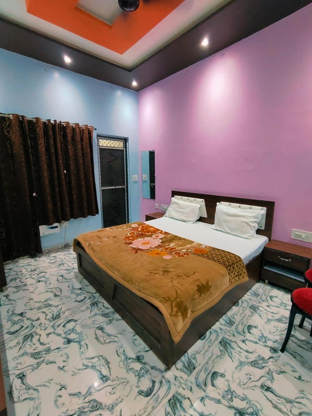 Kaka Guest House Ayodhya Eksteriør billede