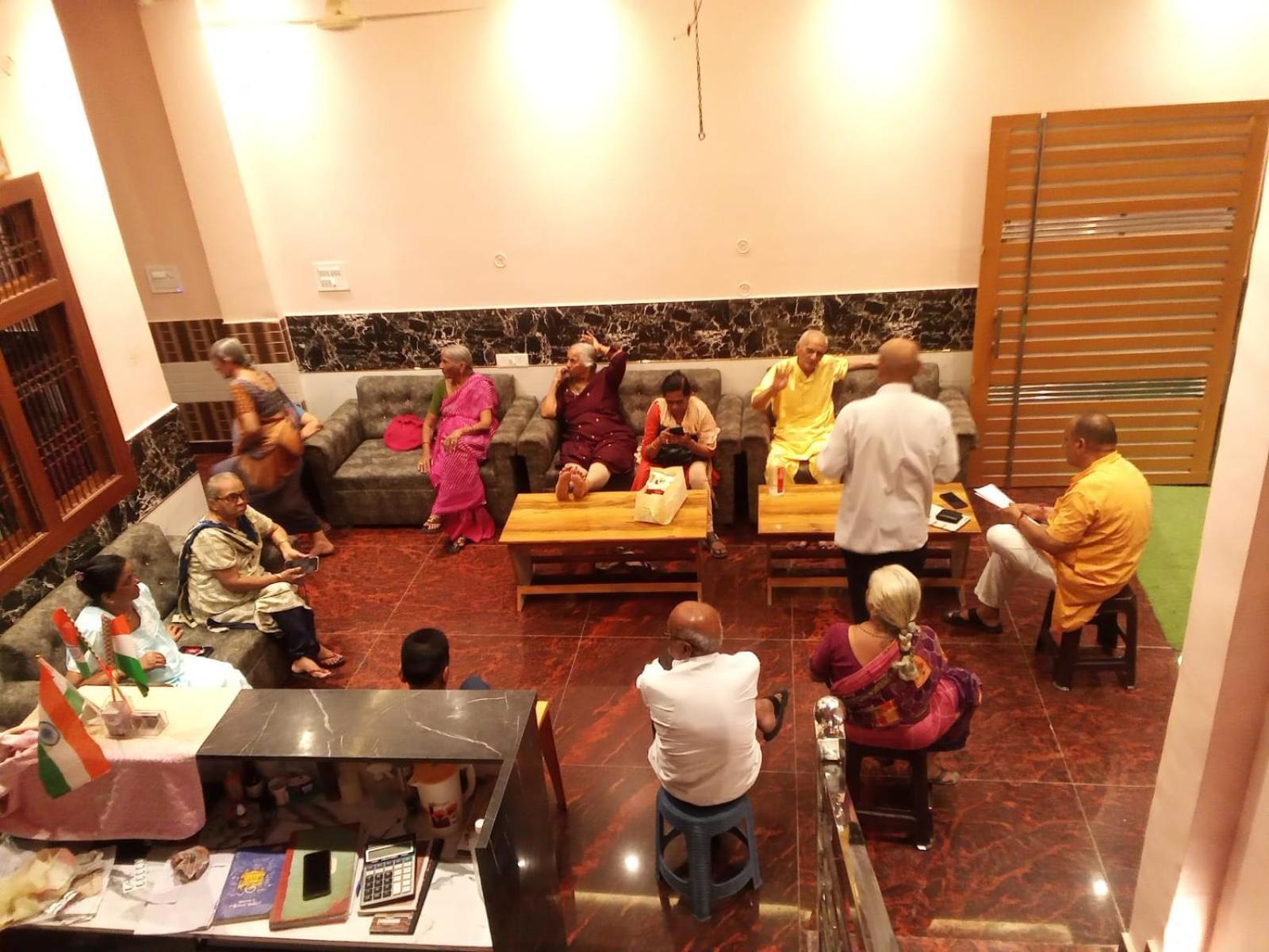 Kaka Guest House Ayodhya Eksteriør billede